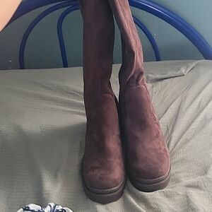 SIZE 11 WOMEN'S YELLOW BOX TALINA KNEE HIGH HEELED BOOTS